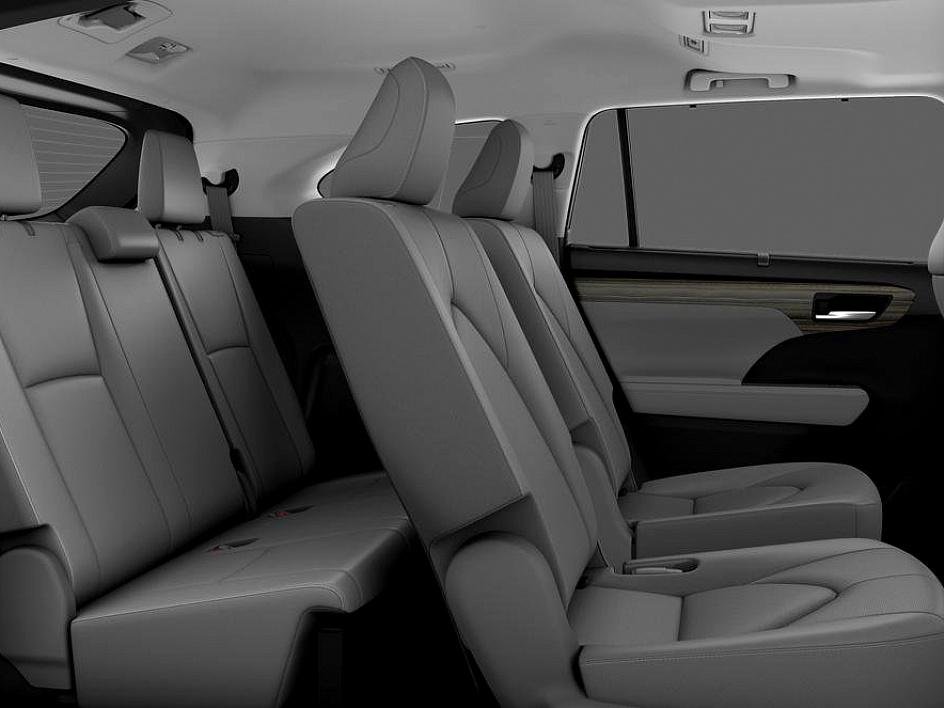 New 2026 Toyota Highlander Limited image 36