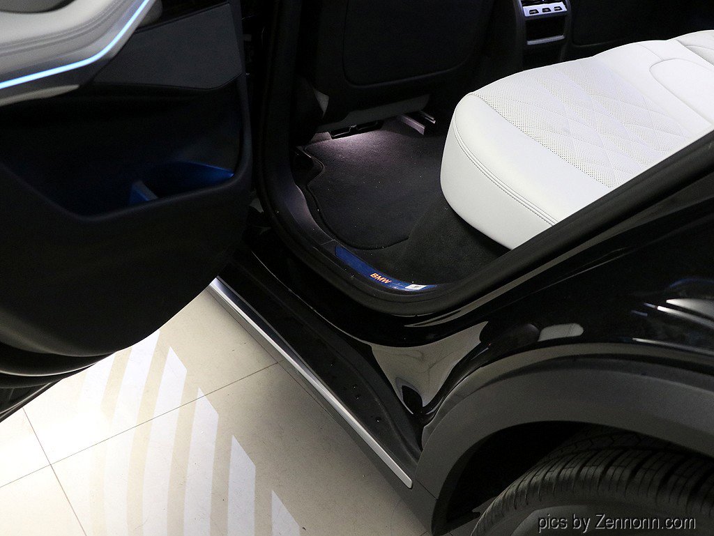 Used 2025 BMW X5 xDrive50e image 31