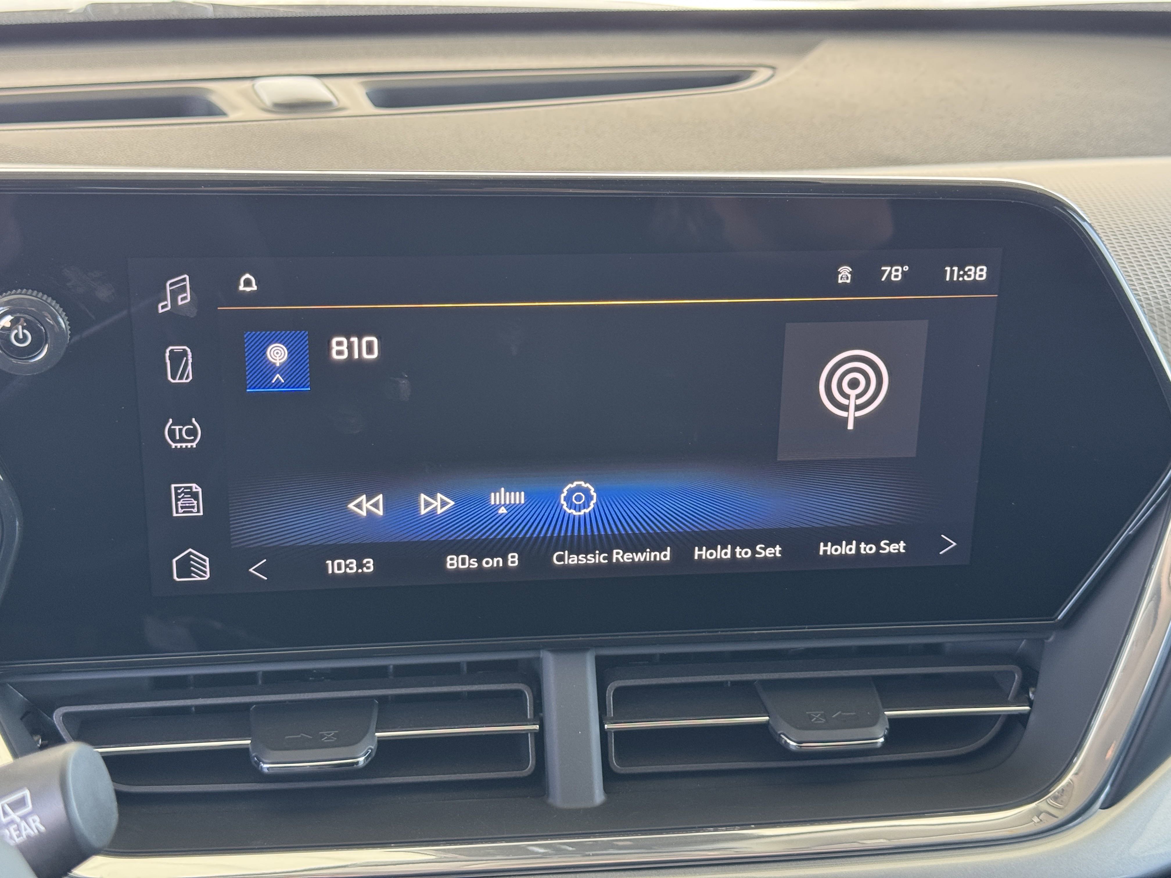 New 2025 Chevrolet Trax LT w/ LT Convenience Package image 25