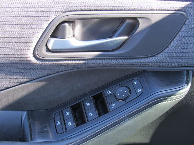 Used 2023 Nissan Rogue SV image 20