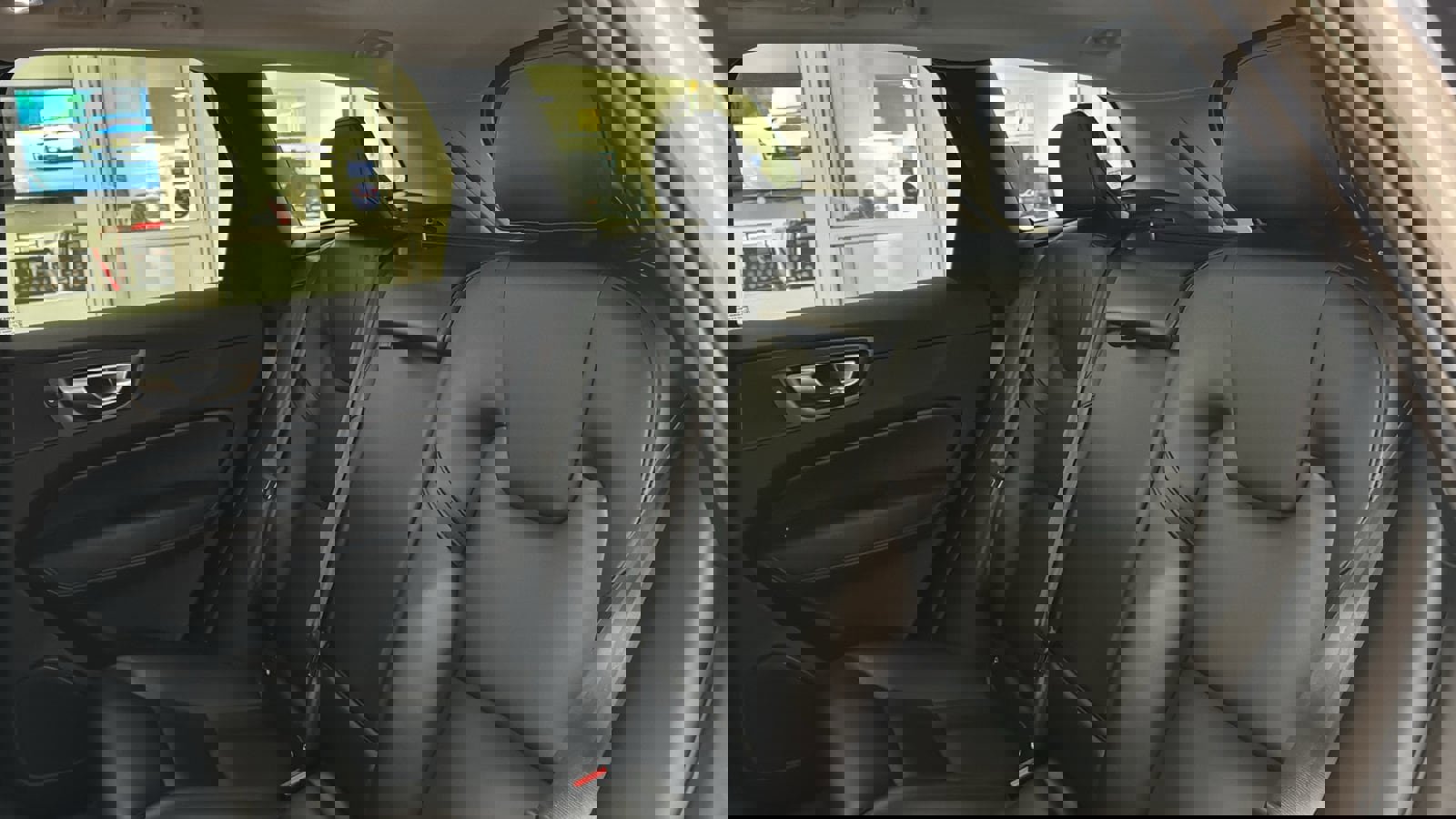 Used 2024 Volvo XC60 B5 Core image 27