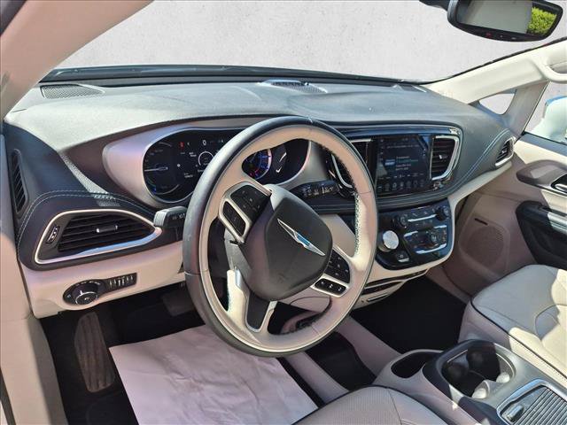 Used 2018 Chrysler Pacifica Limited w/ Advanced Safetytec Group FWD image 10