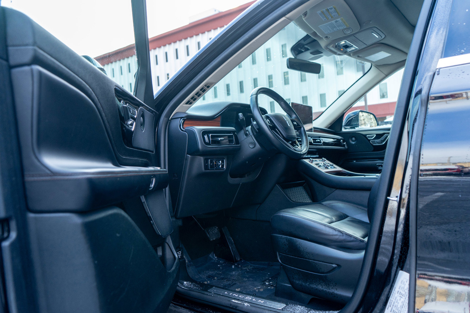 Used 2024 Lincoln Aviator Reserve image 14