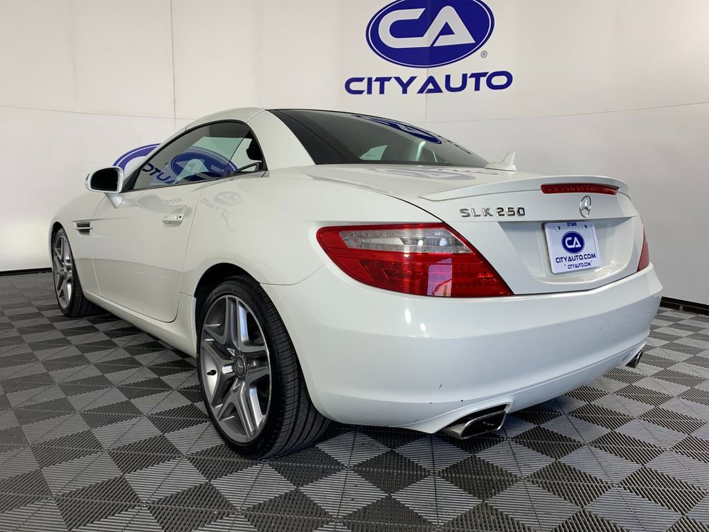 Used 2013 Mercedes-Benz SLK 250 image 5