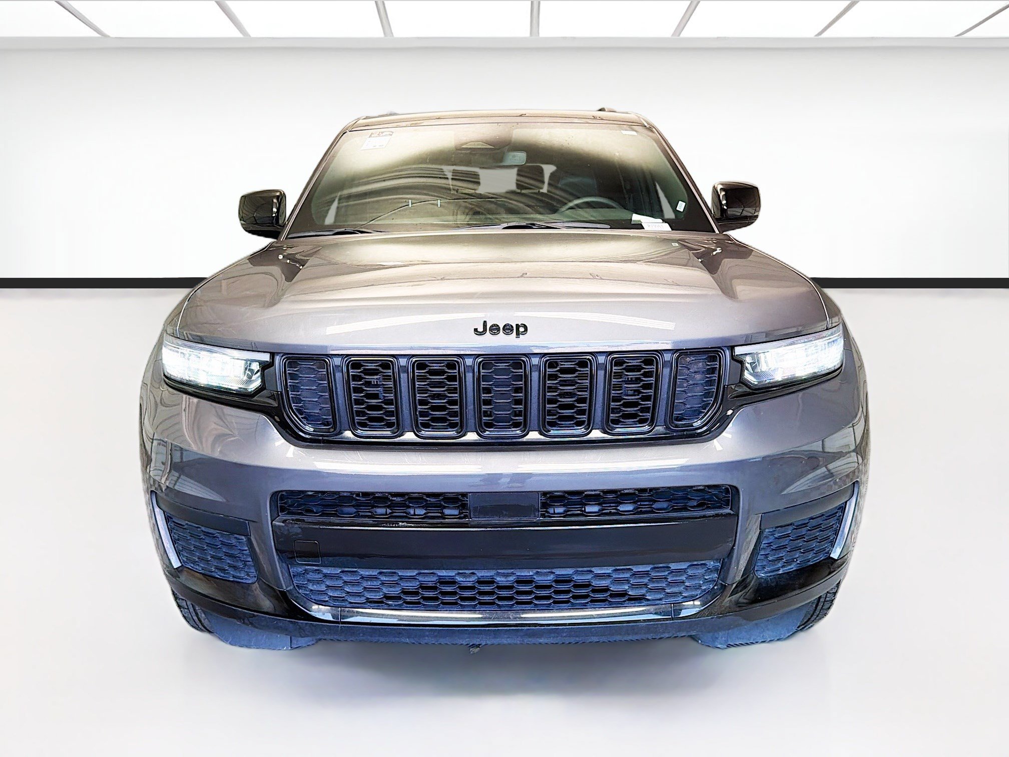 Used 2024 Jeep Grand Cherokee L Laredo AWD/4WD image 2