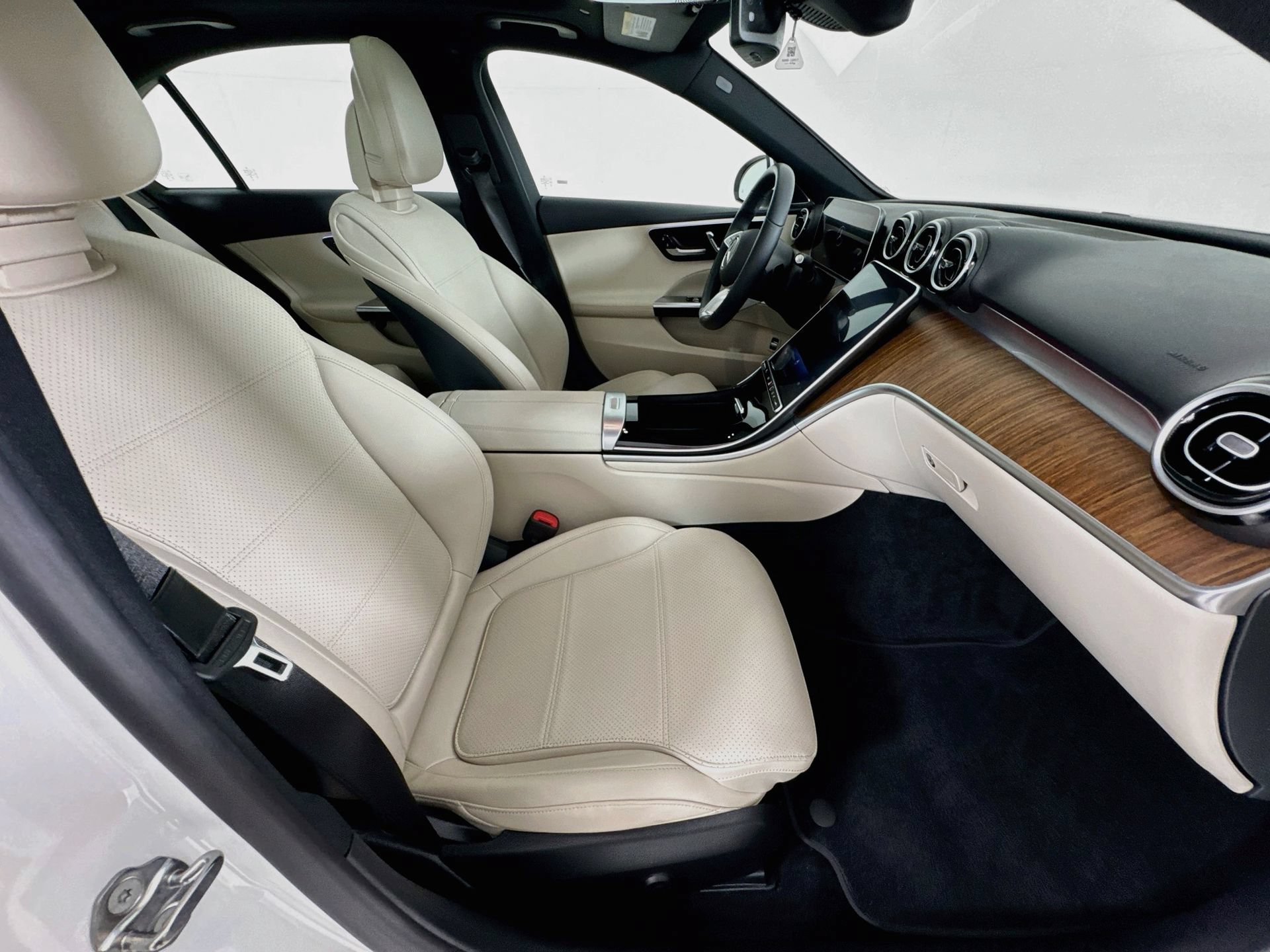 Used 2023 Mercedes-Benz C 300 Sedan image 29
