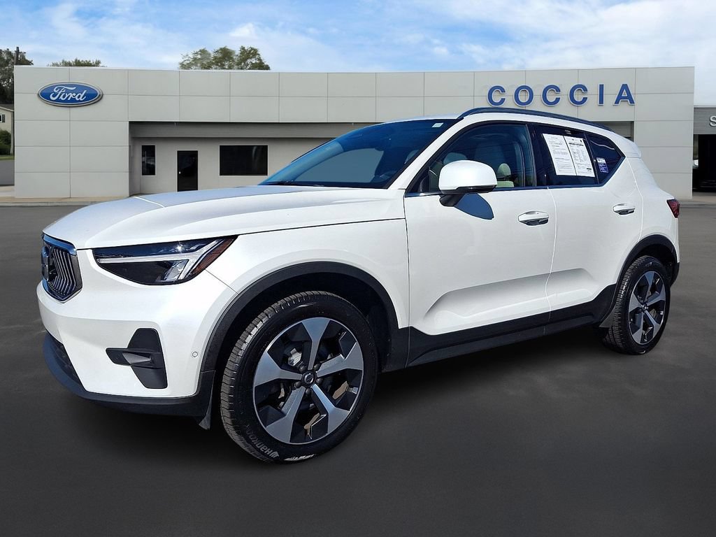 Used 2023 Volvo XC40 B5 Plus w/ Protection Package Premier