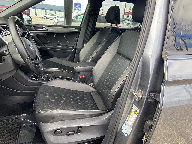 Used 2022 Volkswagen Tiguan SE R-Line image 12