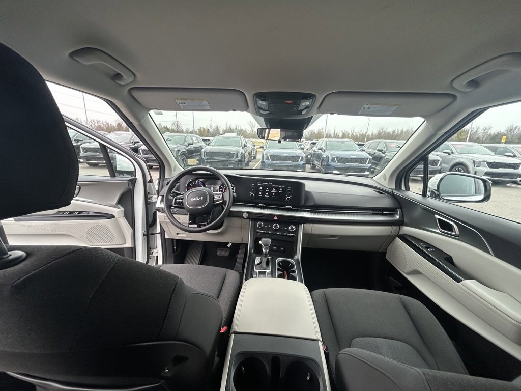 Certified 2023 Kia Carnival LX image 22