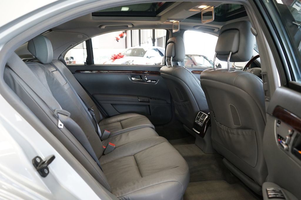 Used 2008 Mercedes-Benz S 550 4MATIC w/ AMG Sport Pkg image 12