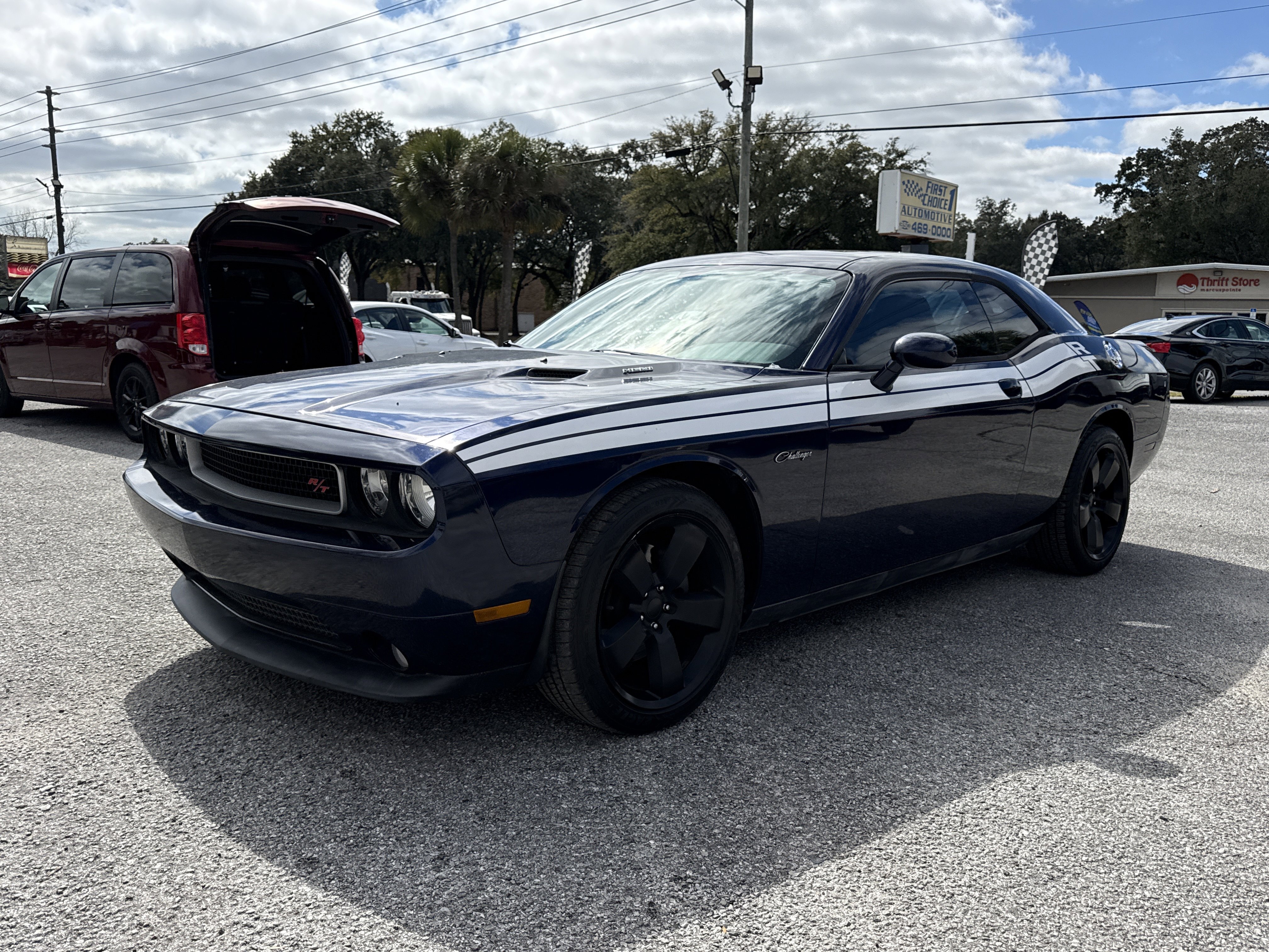 Used 2013 Dodge Challenger R/T image 1
