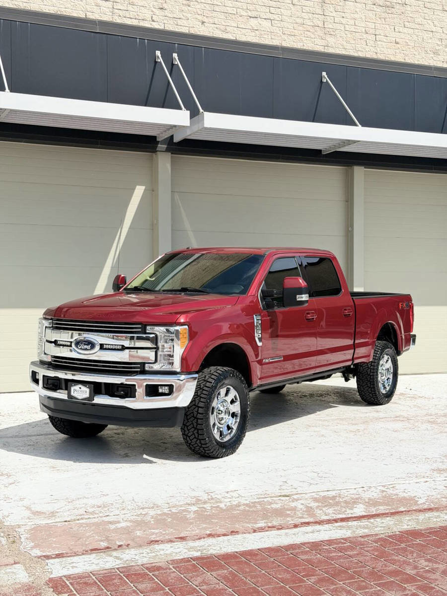 Used 2017 Ford F250 Lariat w/ Lariat Ultimate Package AWD/4WD image 1