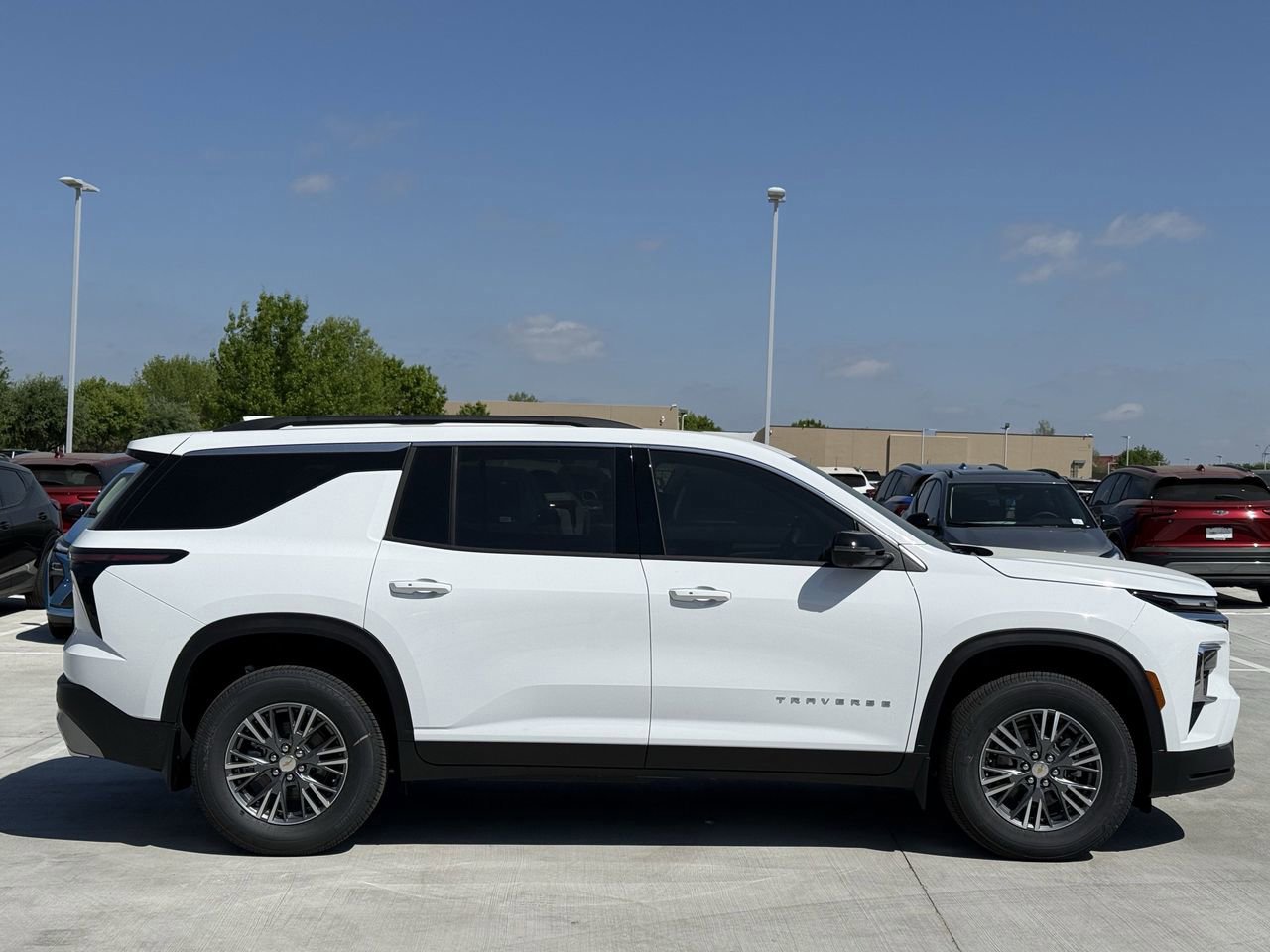 New 2026 Chevrolet Traverse LT w/ Driver Confidence Package FWD image 3