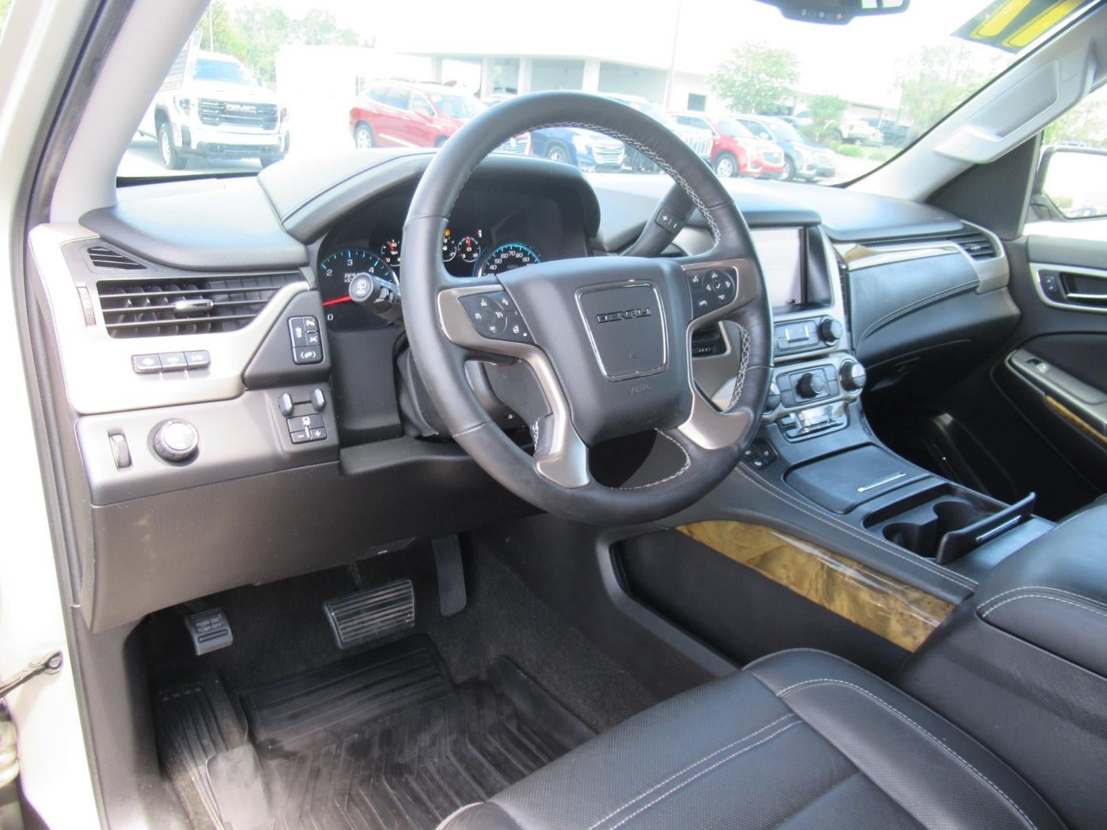 Used 2017 GMC Yukon XL Denali RWD image 17
