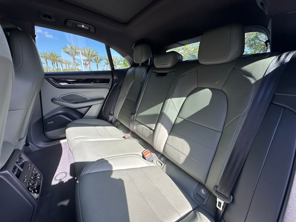 New 2026 Porsche Macan 4 Electric AWD/4WD image 38