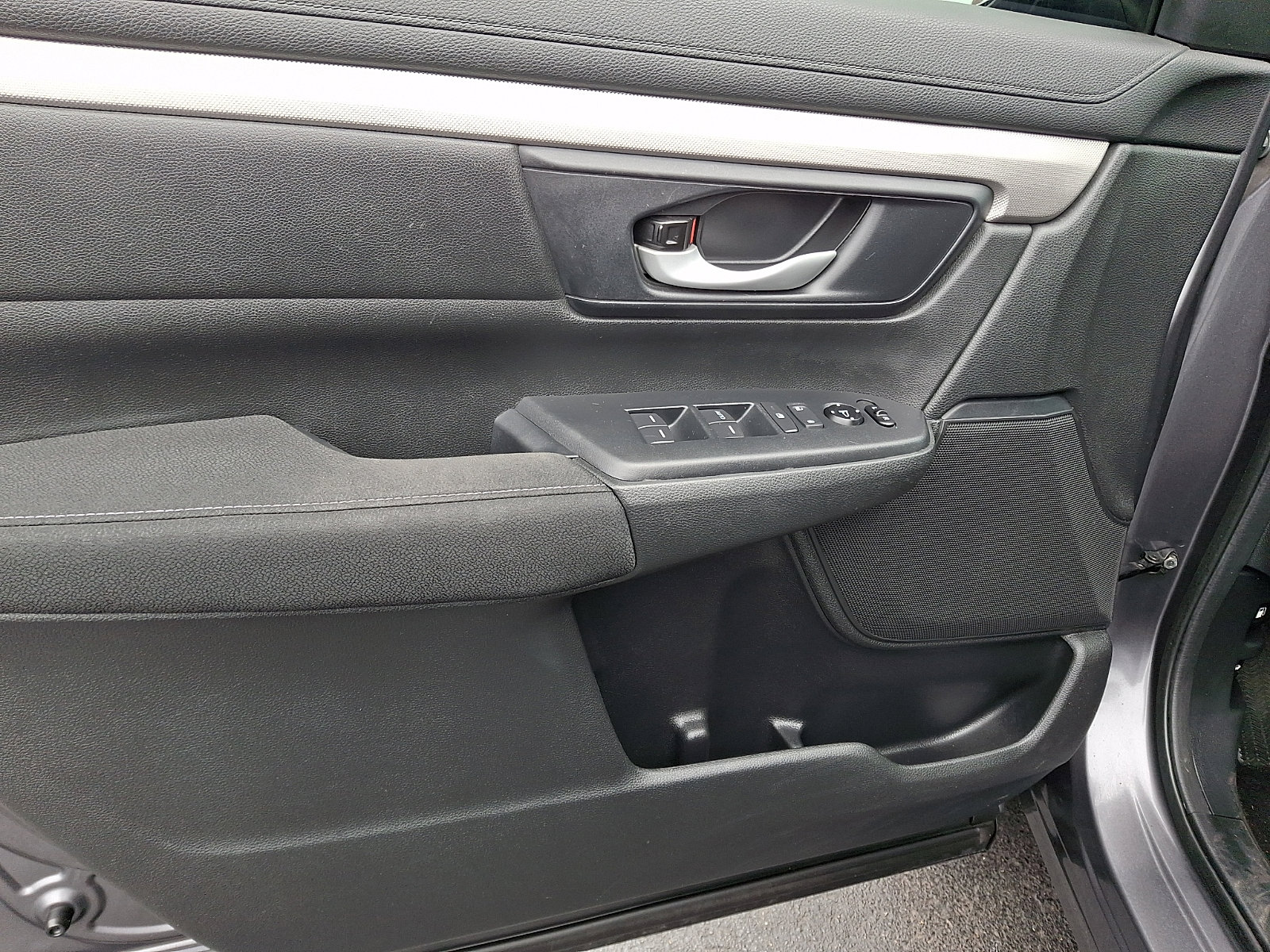 Certified 2018 Honda CR-V LX image 12