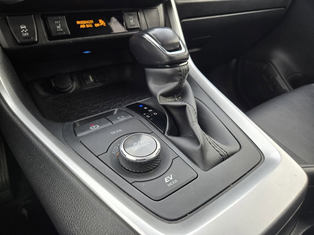 Used 2019 Toyota RAV4 XSE w/ All Weather Liner Package AWD/4WD image 22