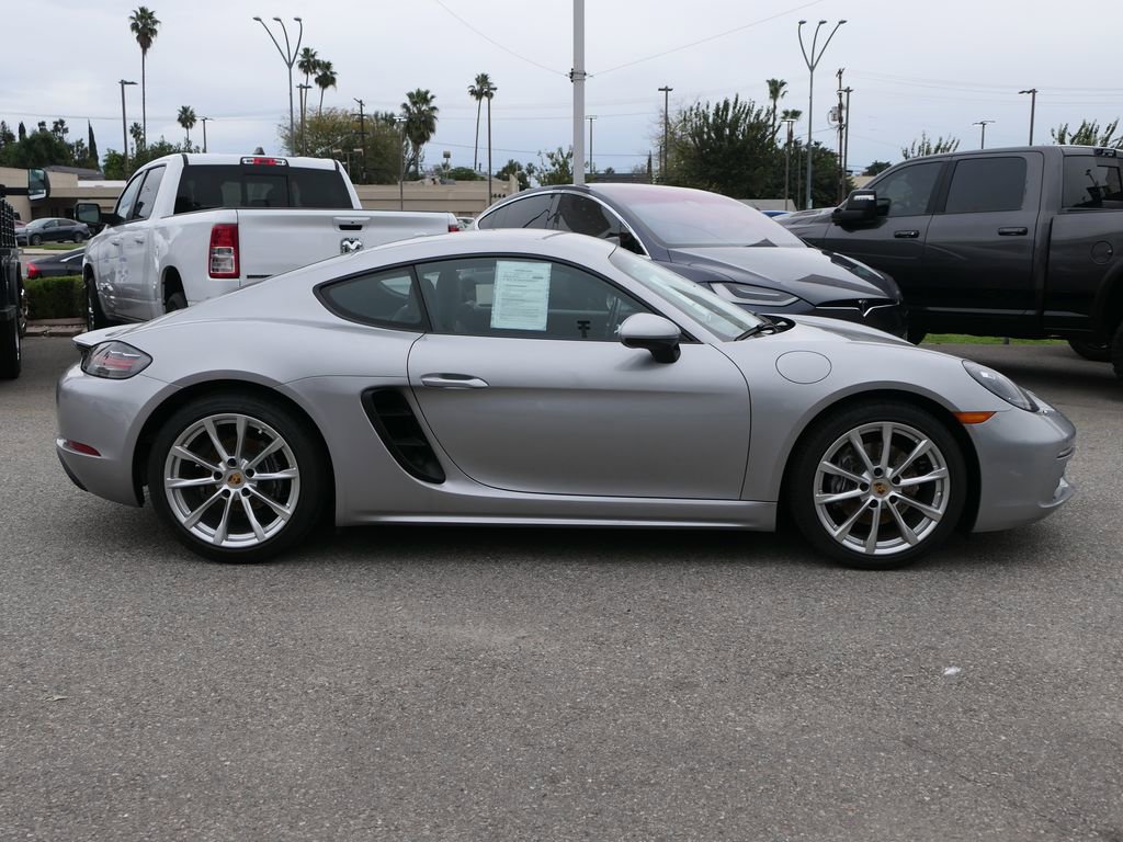 Used 2017 Porsche 718 Cayman image 3