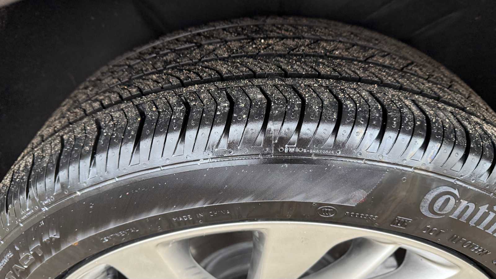 Used 2025 Buick Envision Avenir image 33