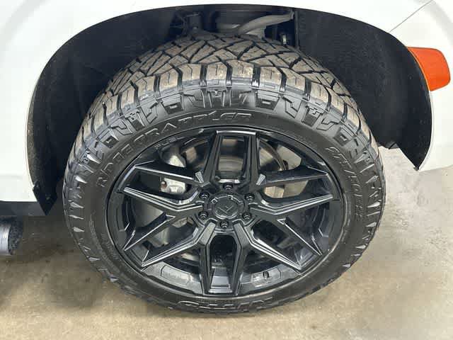 Used 2022 Chevrolet Tahoe Z71 w/ Z71 Off-Road Package AWD/4WD image 5