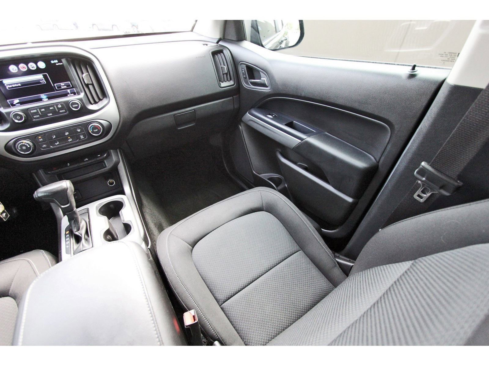 Used 2017 Chevrolet Colorado LT w/ Midnight Edition RWD image 12