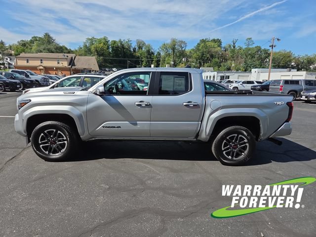 Used 2025 Toyota Tacoma TRD Sport w/ TRD Sport Upgrade Package AWD/4WD image 4