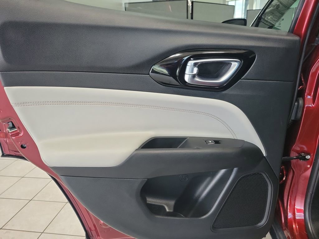 Used 2022 Jeep Compass Limited image 29