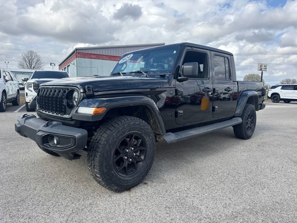 Used 2024 Jeep Gladiator Sport image 2