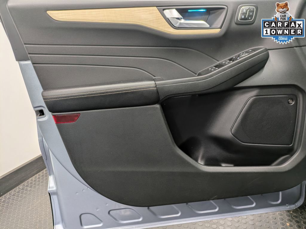 Used 2022 Ford Escape Titanium w/ Titanium Premium Package image 8