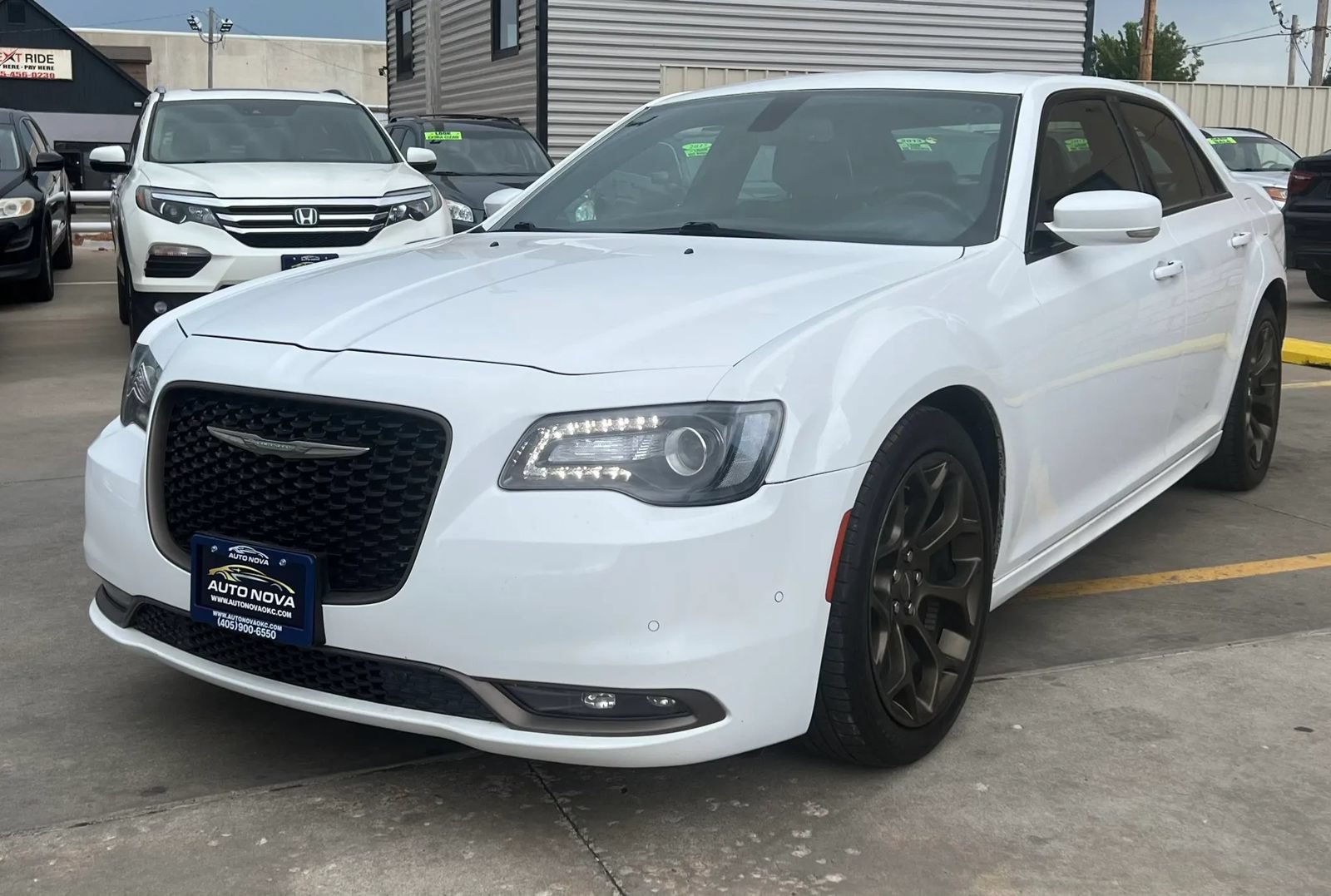 Used 2017 Chrysler 300 S w/ 300S Premium Group RWD image 5