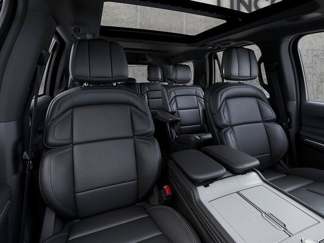 New 2027 Lincoln Navigator Reserve w/ Jet Appearance Package AWD/4WD image 10