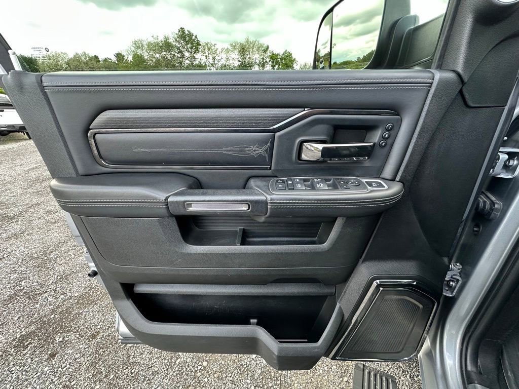 Used 2022 RAM 2500 Limited AWD/4WD image 6