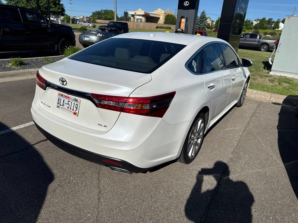 Used 2015 Toyota Avalon XLE Touring FWD image 4