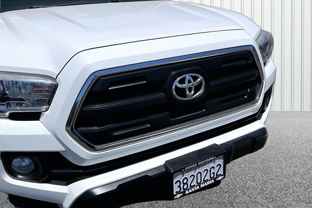 Used 2017 Toyota Tacoma SR5 w/ Tow Package RWD image 25