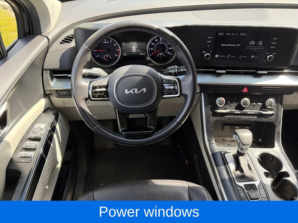 Used 2024 Kia Carnival LX FWD image 12