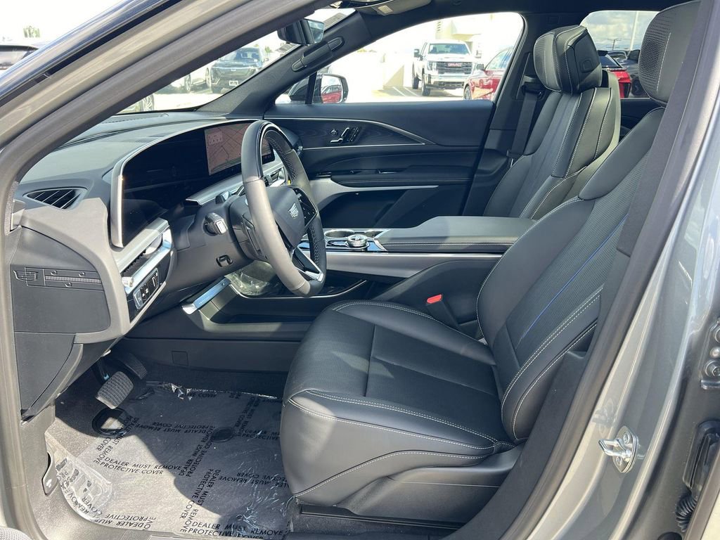 New 2025 Cadillac Lyriq Sport image 25