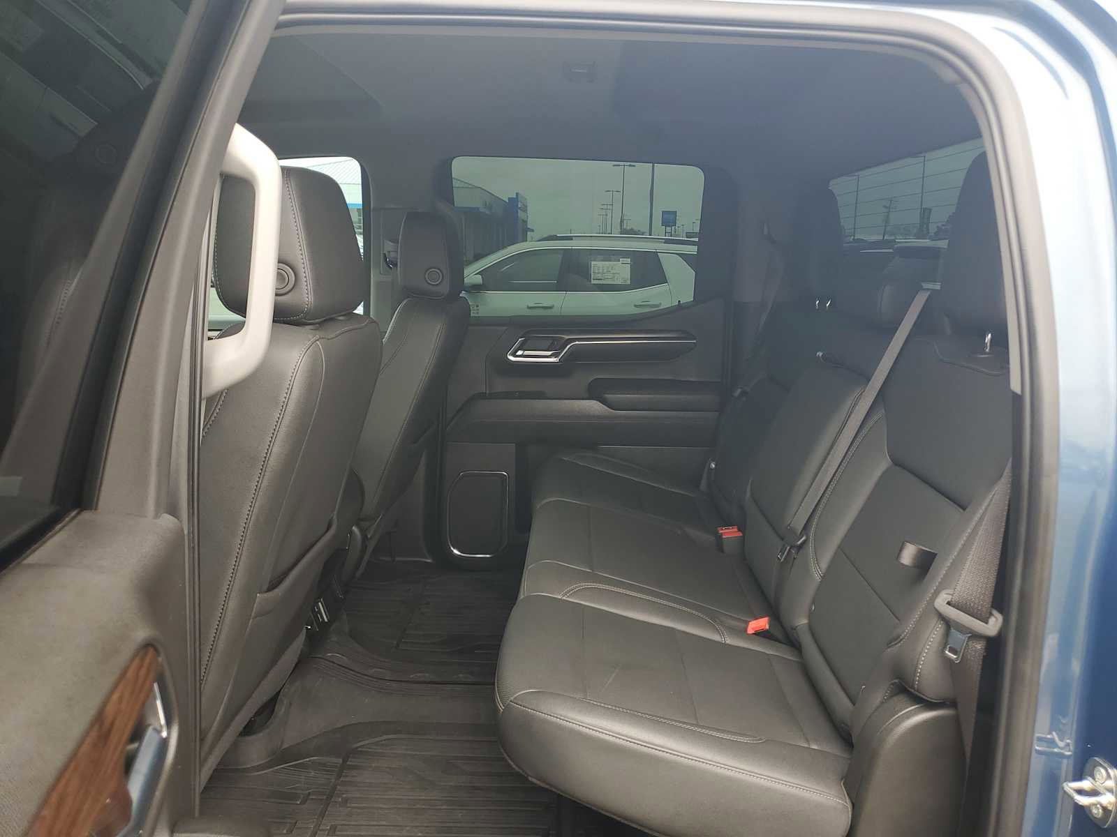 Used 2024 GMC Sierra 1500 SLT w/ X31 Off-Road Package AWD/4WD image 13