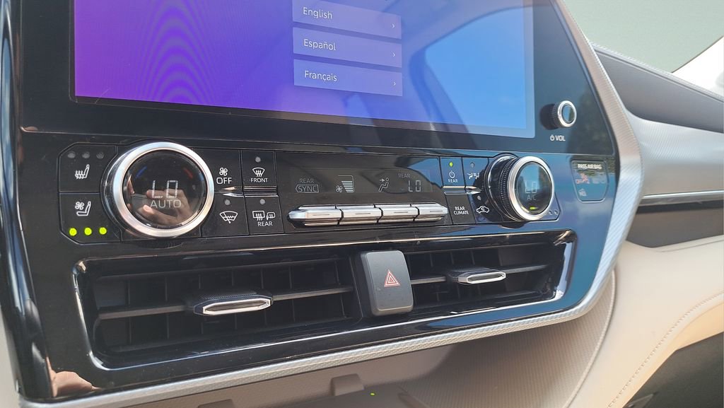 Used 2023 Toyota Highlander Platinum image 23