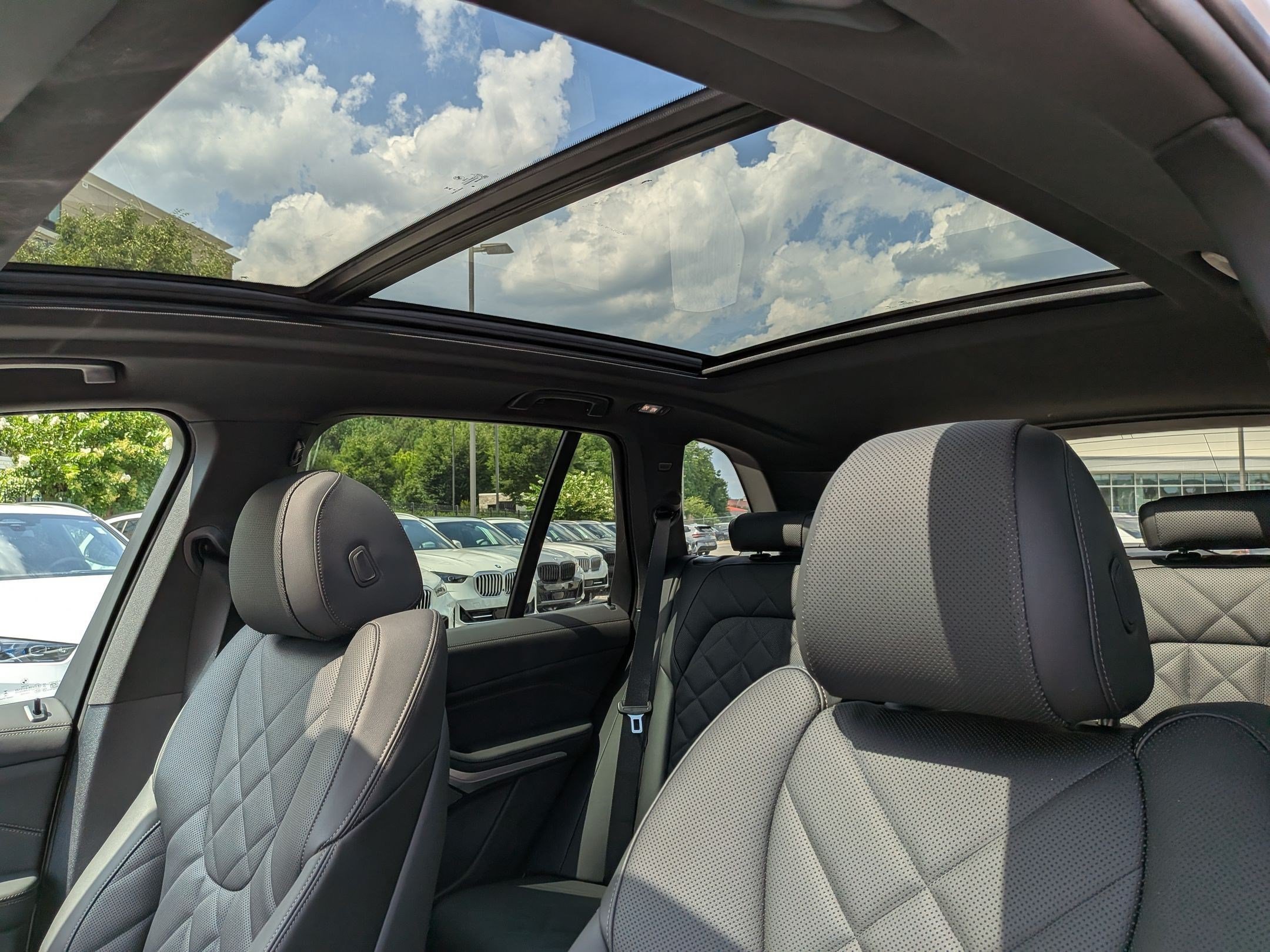New 2026 BMW X5 xDrive50e w/ M Sport Package AWD/4WD image 17