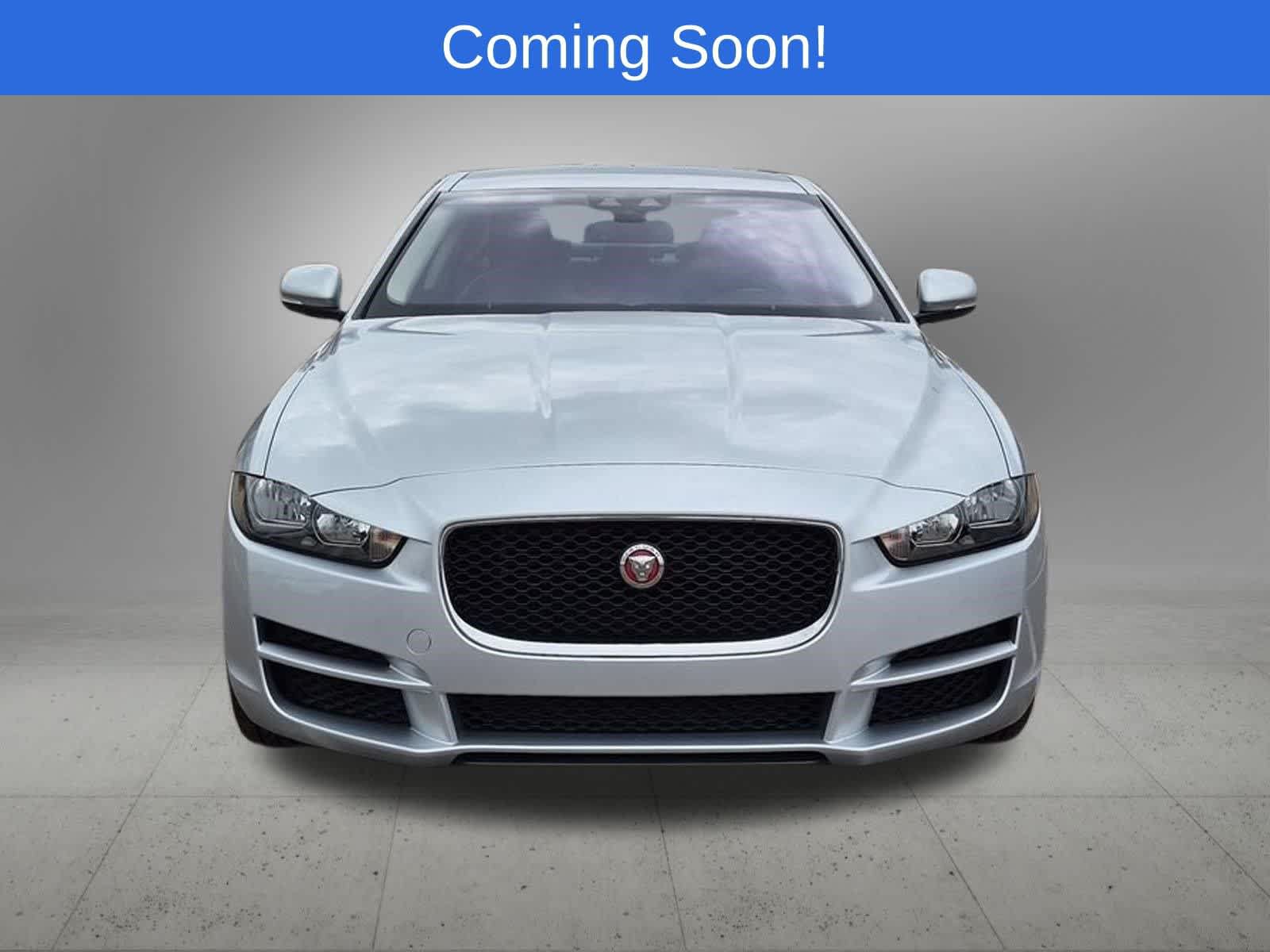 Used 2017 Jaguar XE Premium RWD image 9
