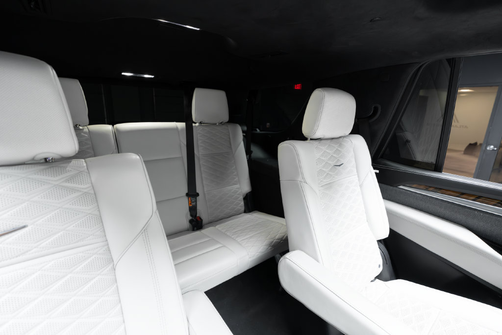 Used 2025 Cadillac Escalade Premium Luxury Platinum AWD/4WD image 48
