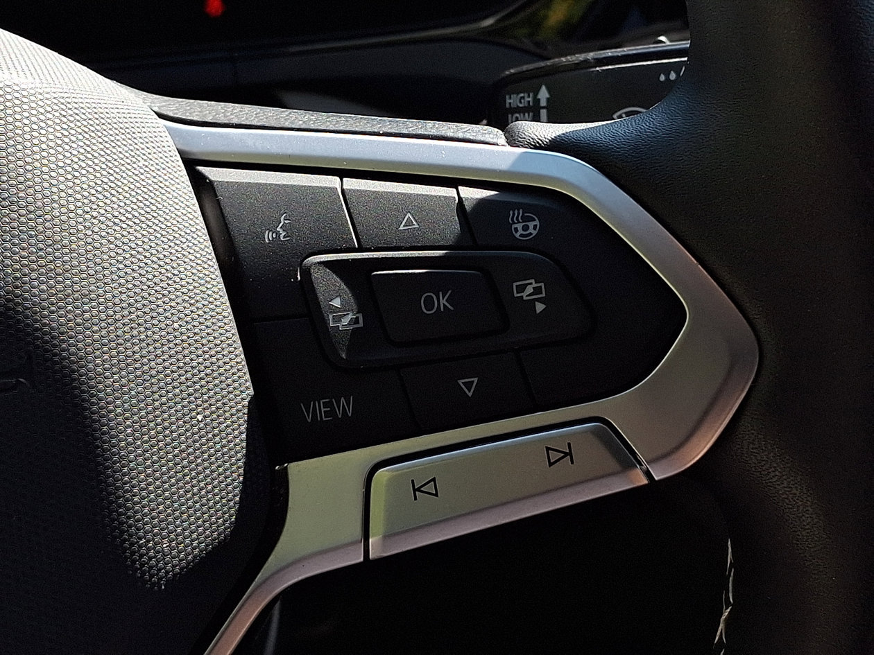 Certified 2023 Volkswagen Taos SE FWD image 21