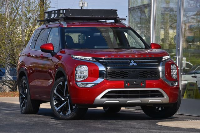 Used 2023 Mitsubishi Outlander AWD image 5