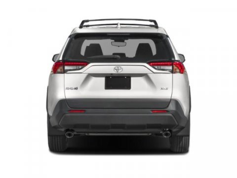 Used 2022 Toyota RAV4 XLE w/ Convenience Package FWD image 5