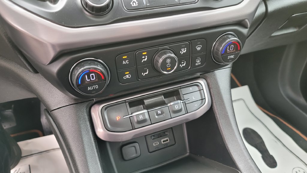 Used 2020 GMC Acadia AT4 AWD/4WD image 22
