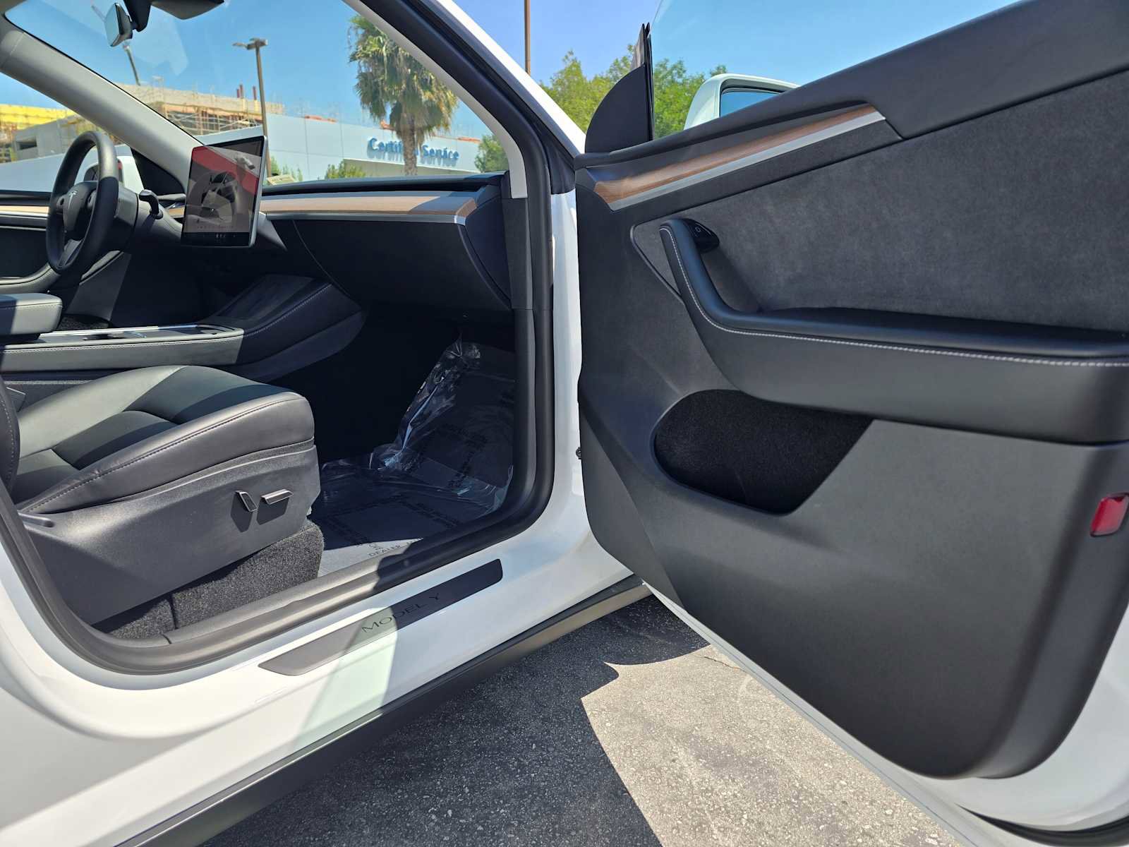 Used 2023 Tesla Model Y AWD image 10