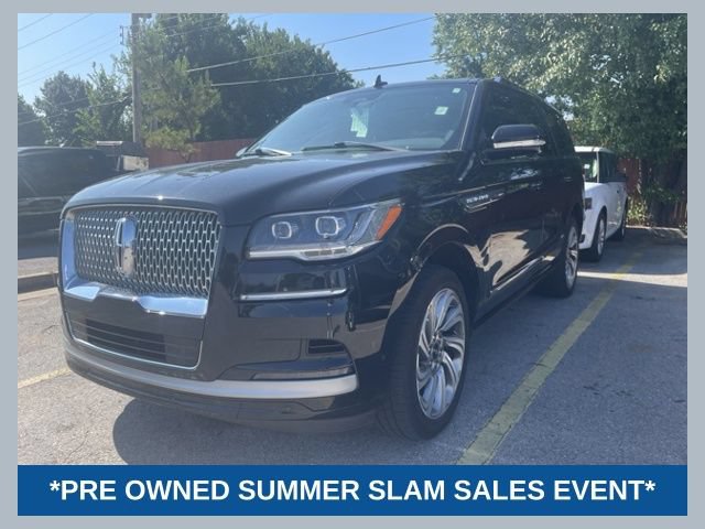 Used 2022 Lincoln Navigator 4WD image 1