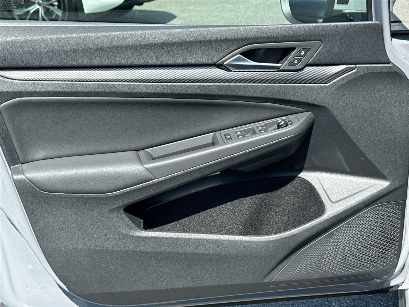 New 2026 Volkswagen GTI SE FWD image 27