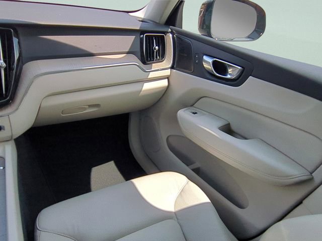 Used 2023 Volvo XC60 B5 Plus w/ Protection Package Premier FWD image 12