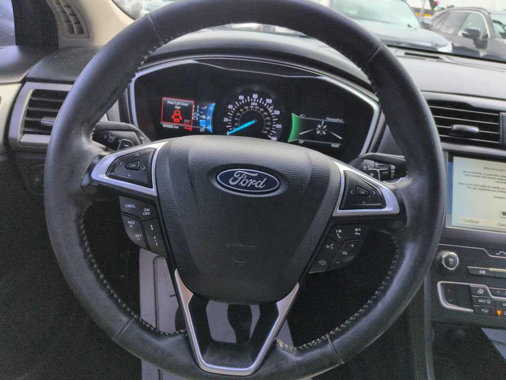 Used 2019 Ford Fusion SE w/ Equipment Group 151A FWD image 14